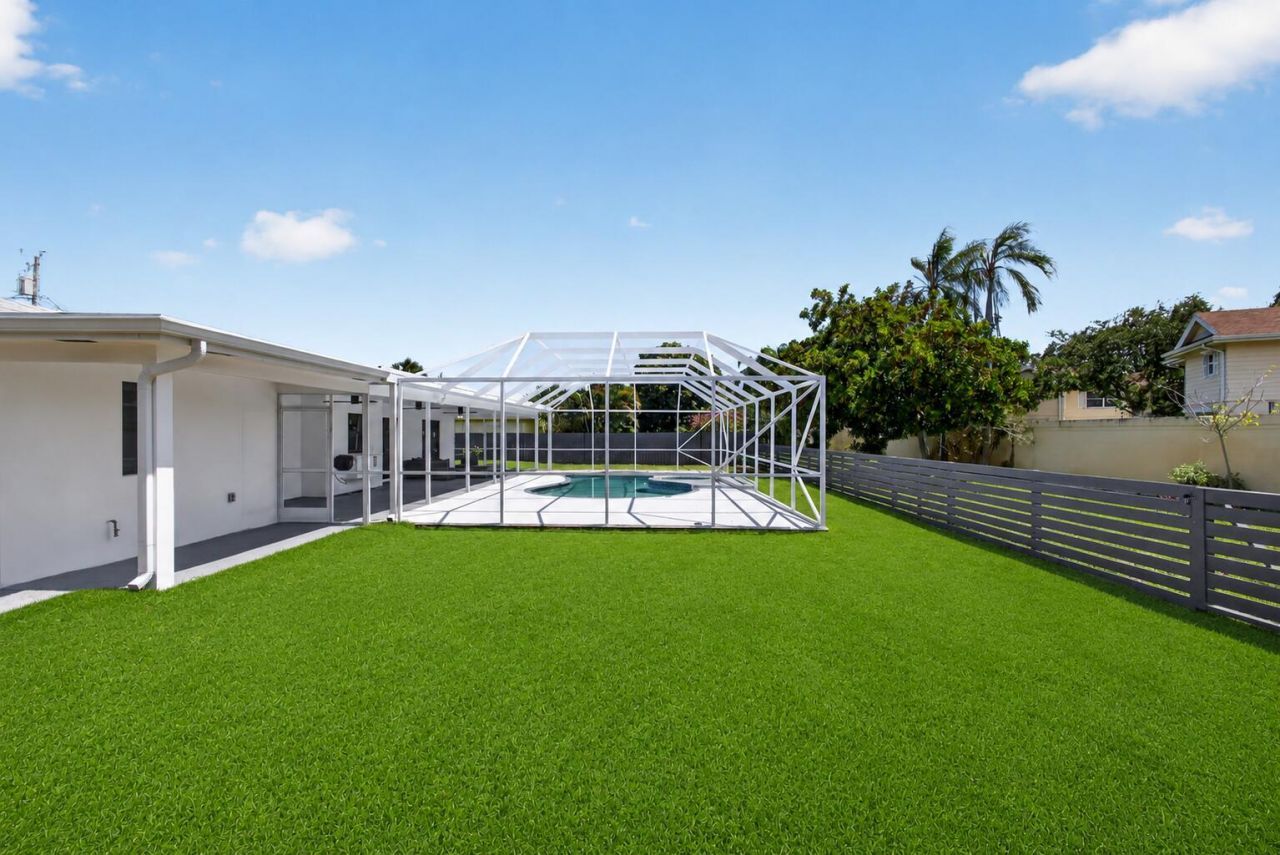 8111 W Lake Drive, Lake Clarke Shores, FL 33406 Photo