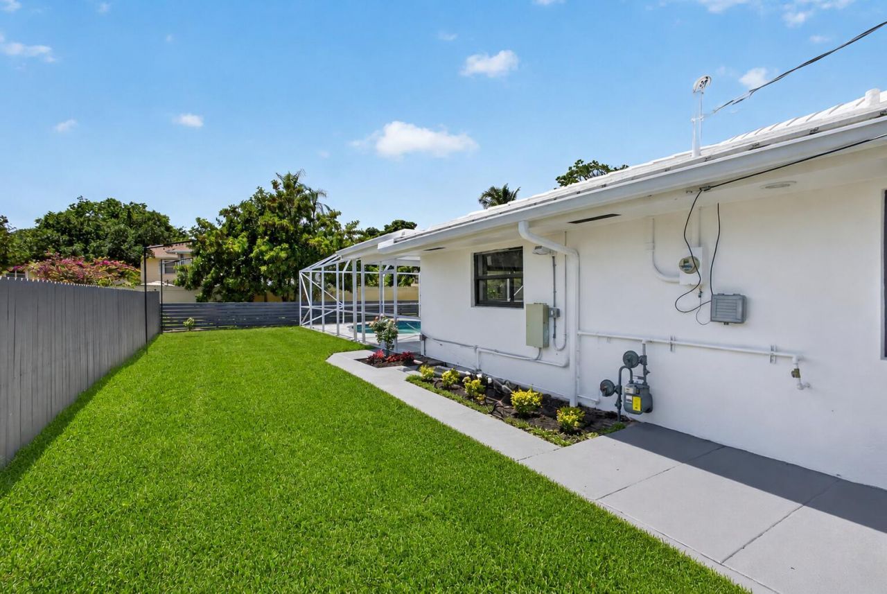 8111 W Lake Drive, Lake Clarke Shores, FL 33406 Photo