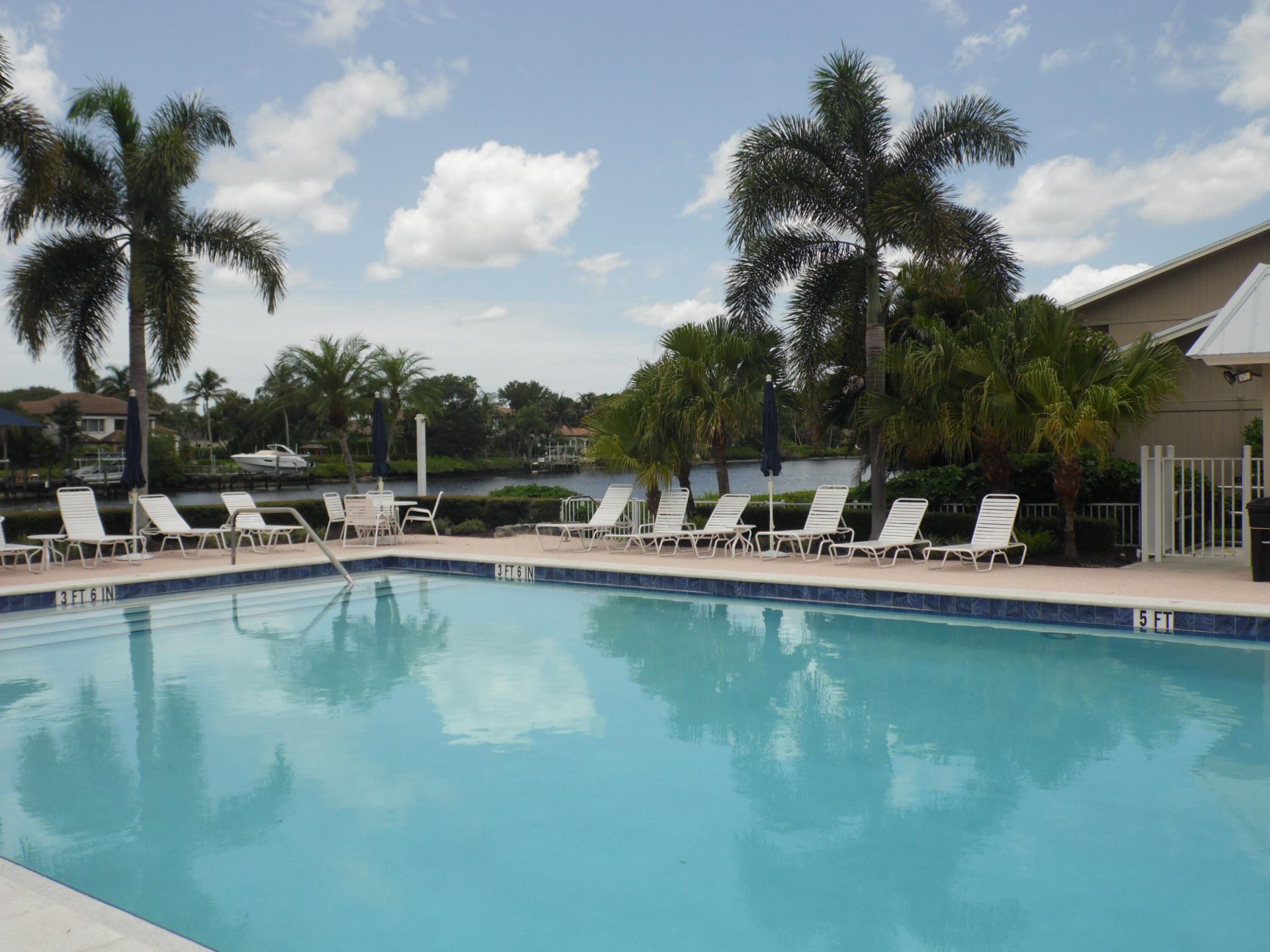 18560 SE Wood Haven Lane, Unit G, Jupiter, FL 33469 Photo