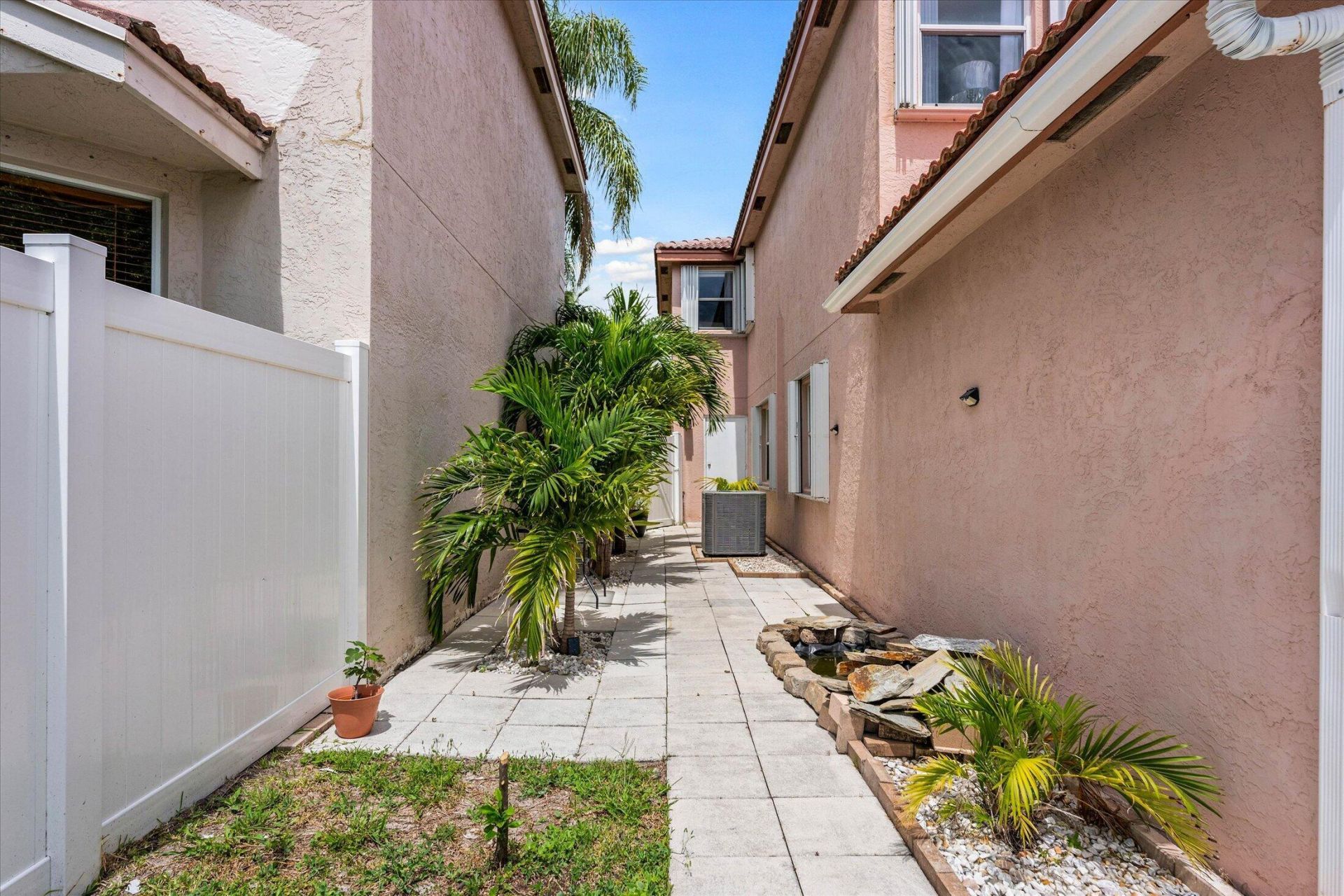 7044 Chesapeake Circle, Boynton Beach, FL 33436 Photo