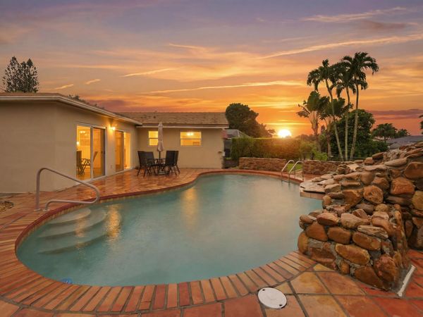 8386 Shadow Wood Boulevard, Coral Springs, FL 33071