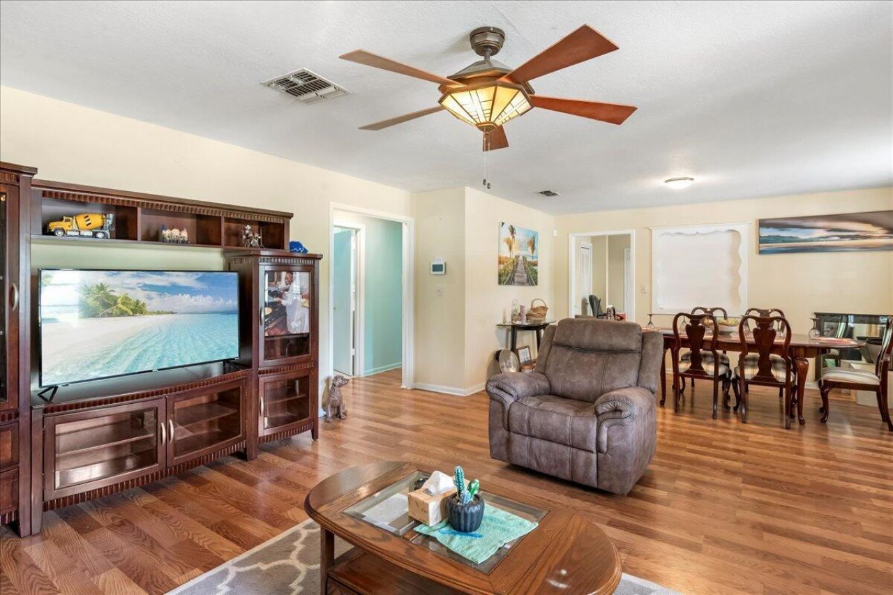 216 Micco Avenue, Sebring, FL 33870 Photo