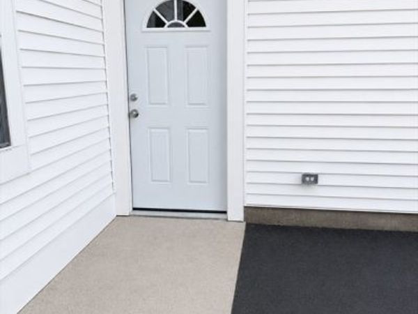7 Cape Road, Unit B, Mendon, MA 01756