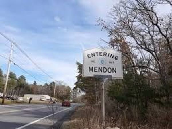 7 Cape Road, Unit B, Mendon, MA 01756