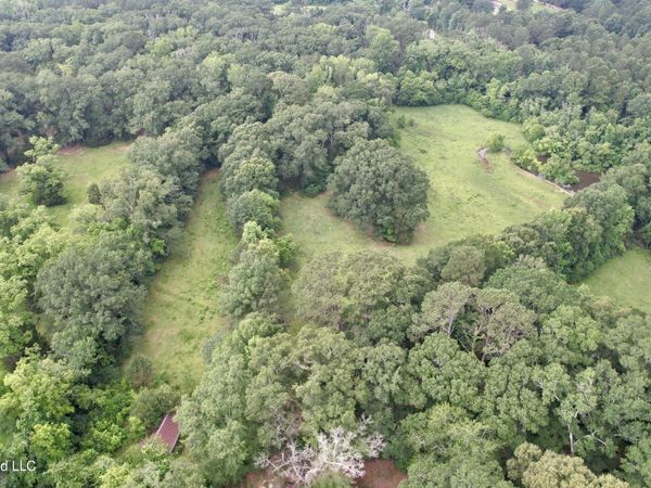 1015 Highway 51 , Summit, MS 39666