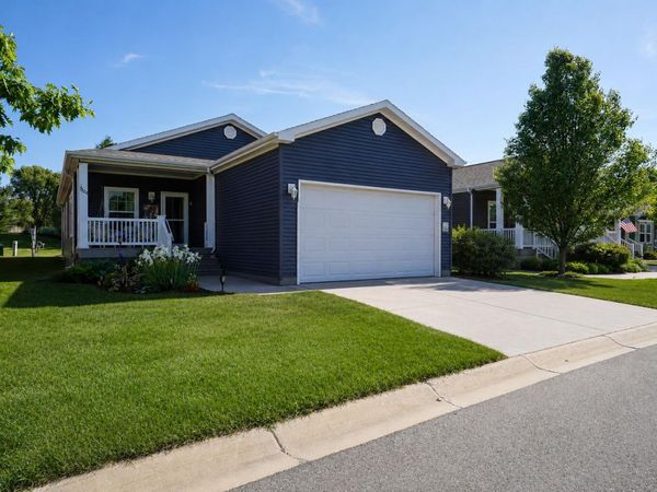 5654 Kingsley Drive NE, Rockford, MI 49341