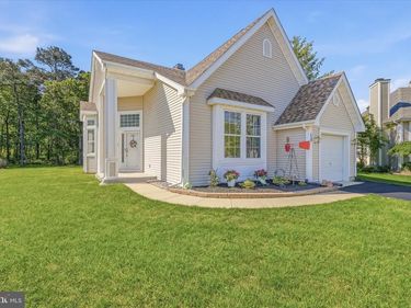 10 DEER LAKE COURT , BARNEGAT, NJ 08005