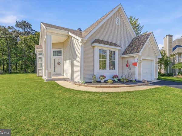 10 DEER LAKE COURT , BARNEGAT, NJ 08005