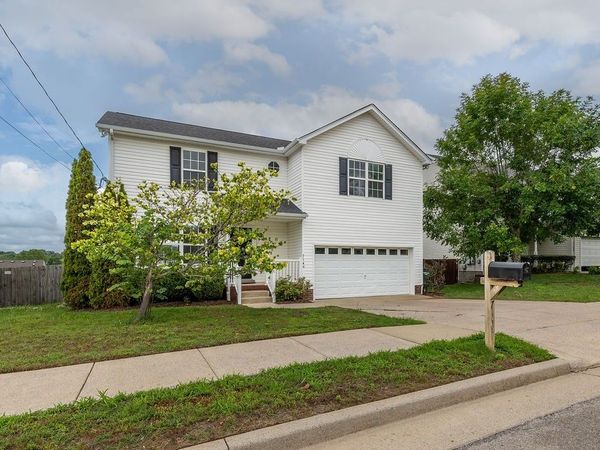 7149 Legacy Dr , Antioch, TN 37013
