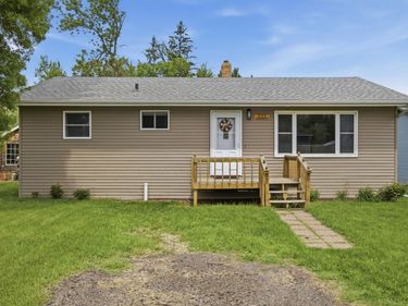 333 3rd Avenue E, Hunter, ND 58048