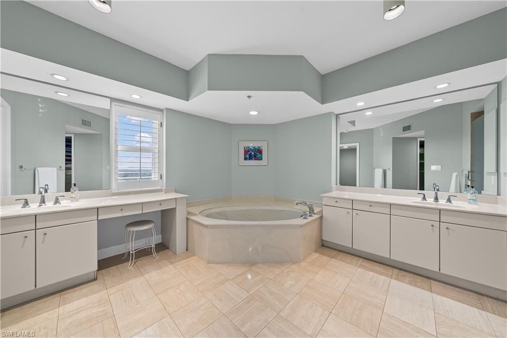 8111 Bay Colony Dr, Unit 1904, Naples, FL 34108 Photo