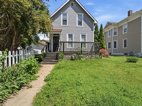 408 1/2 E Linn Street, Marshalltown, IA 50158
