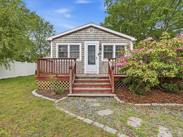 38 Agawam Lake Shore Dr, Wareham, MA 02571