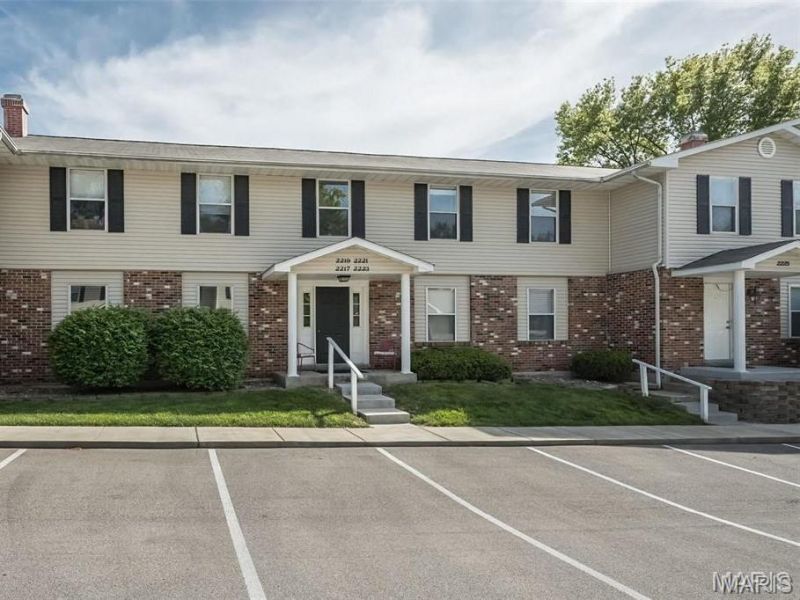 2221 Highland Hill Drive , Unit D, Saint Peters, MO 63376 Main Photo