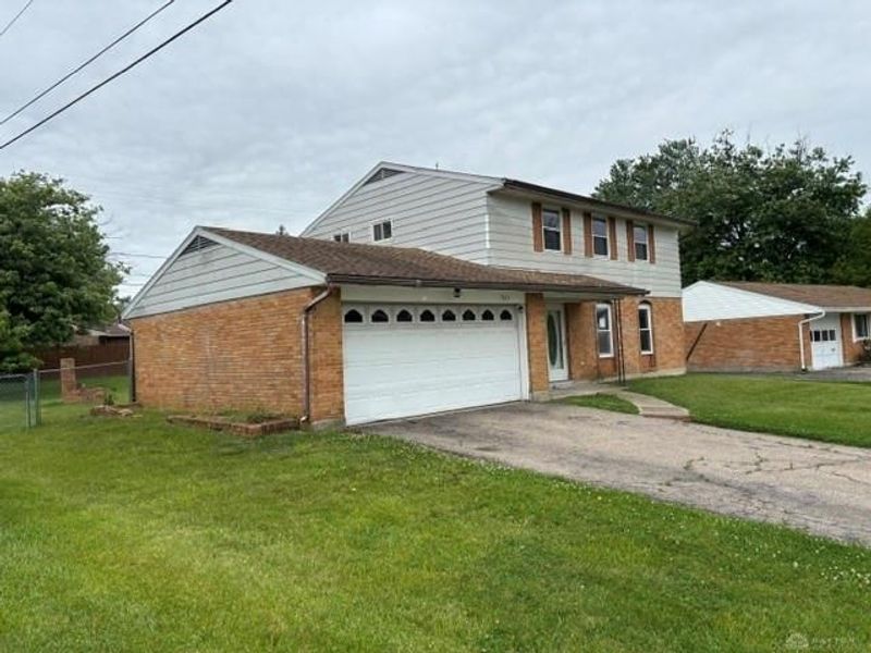 7611 Shepherdess Drive, Huber Heights, OH 45424 Photo 3