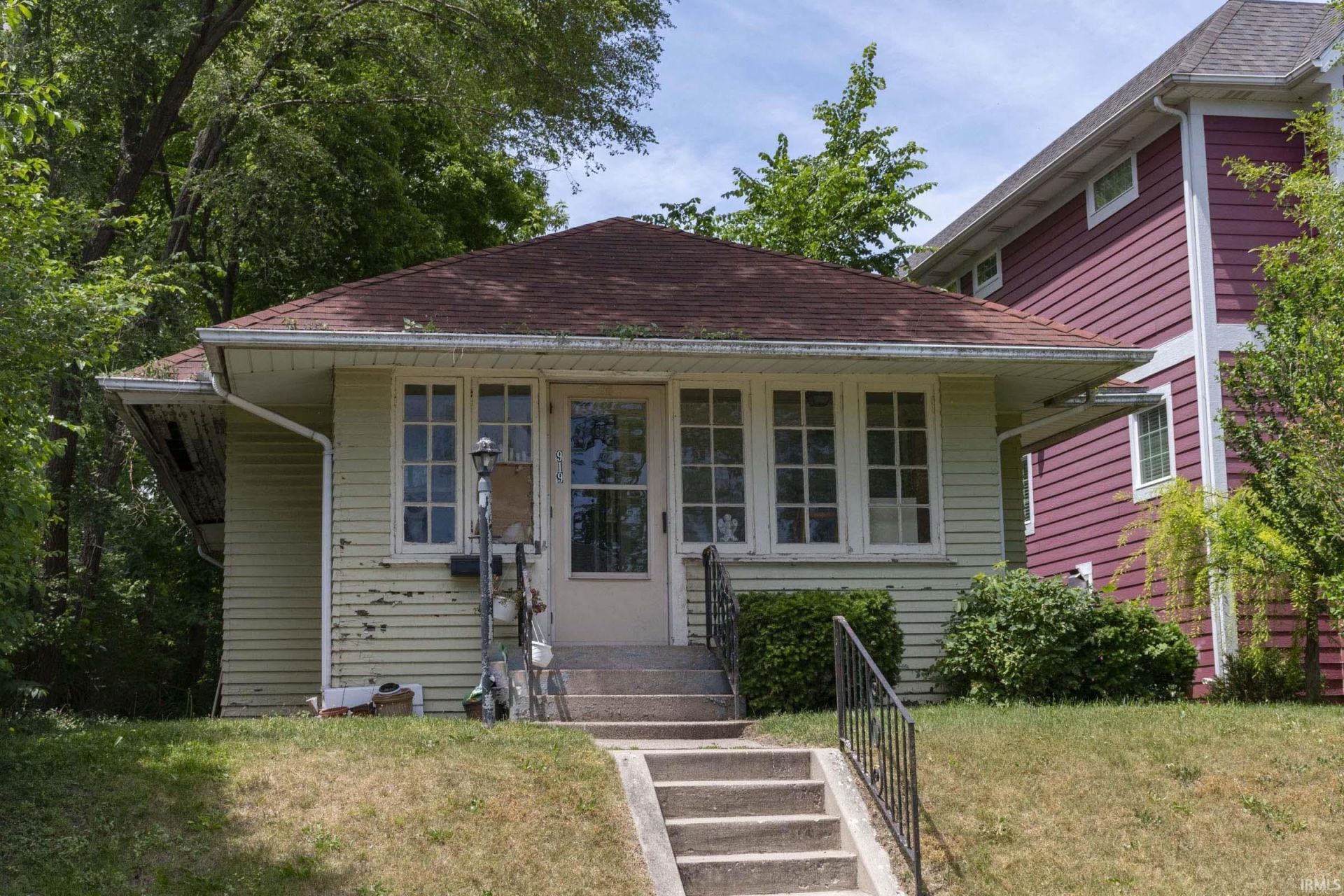 919 N Saint Louis Boulevard, South Bend, IN 46617 Main Photo