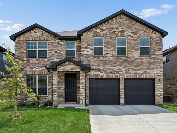 8000 Gangway Drive , Fort Worth, TX 76179