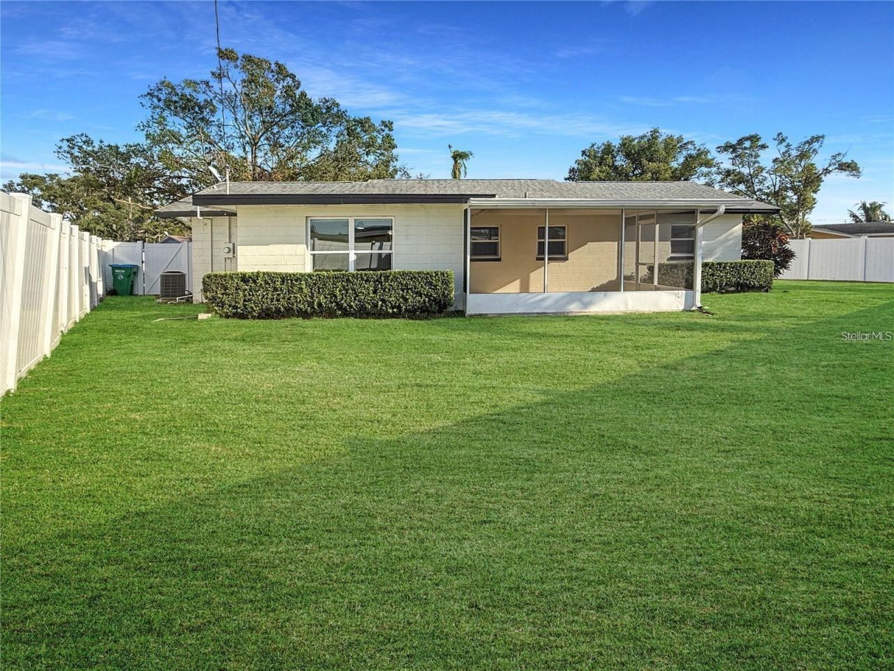 8802 109th Lane , Seminole, FL 33772 Photo