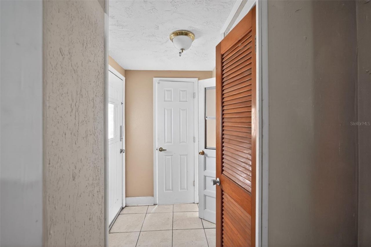 1406 Haven Bend , Tampa, FL 33613 Photo