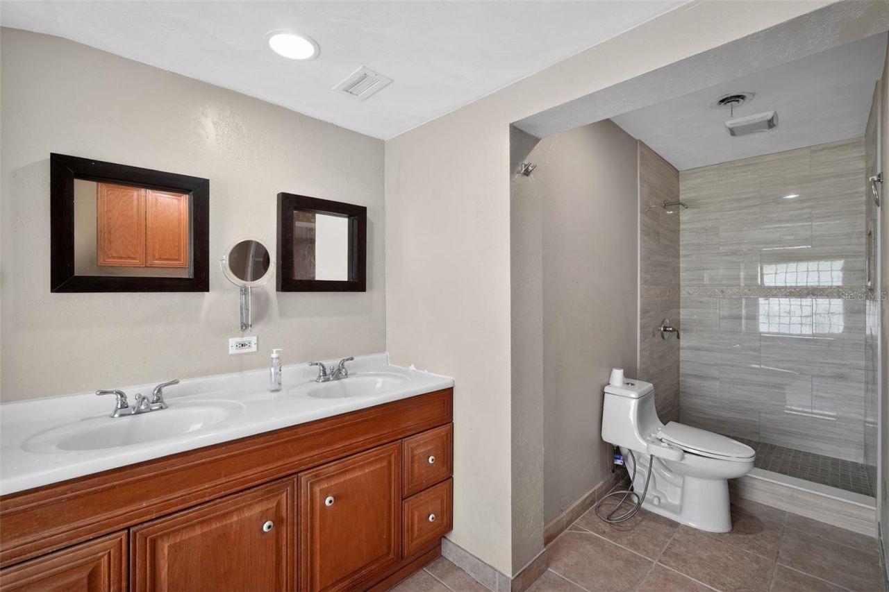 1406 Haven Bend , Tampa, FL 33613 Photo