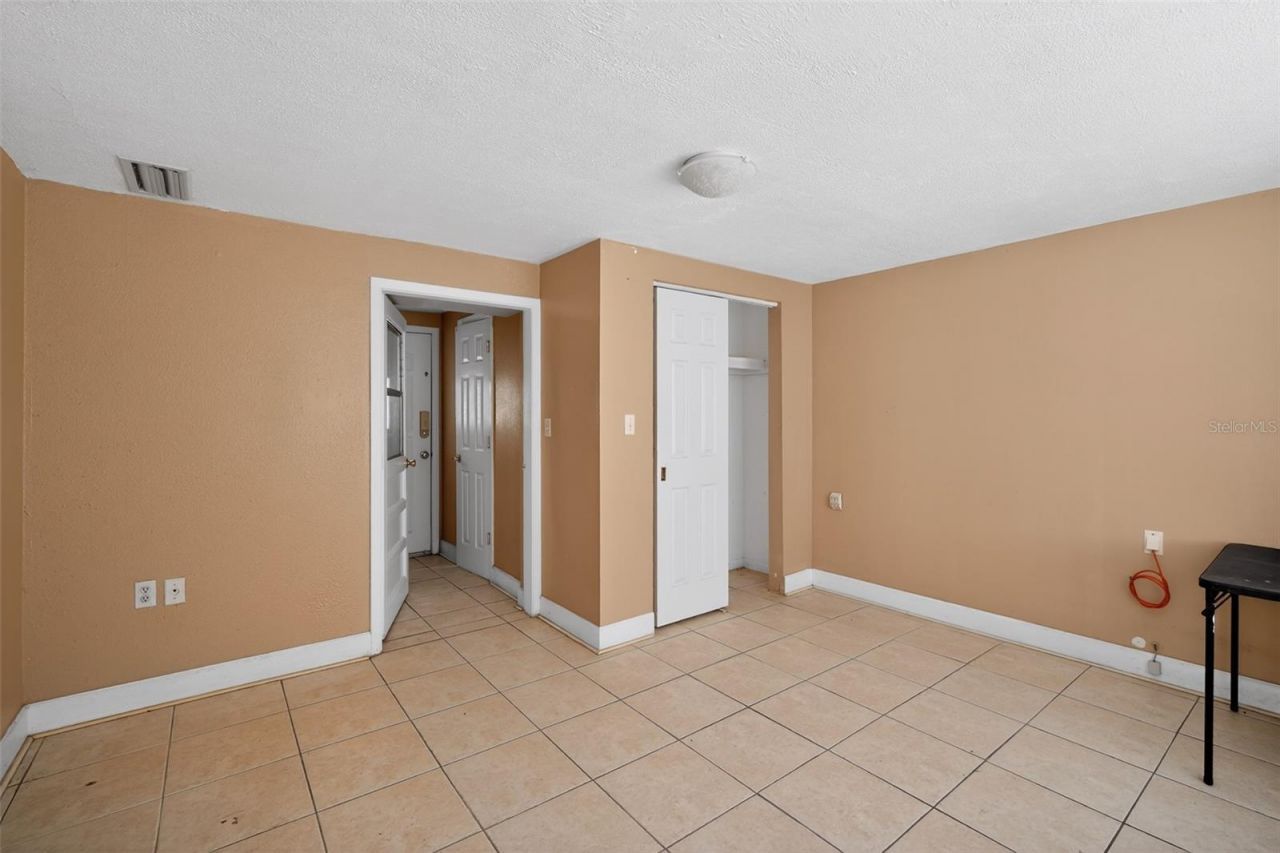 1406 Haven Bend , Tampa, FL 33613 Photo