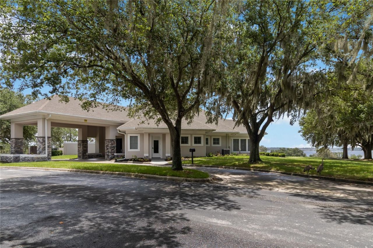 10105 Spring Lake Drive , Clermont, FL 34711 Photo