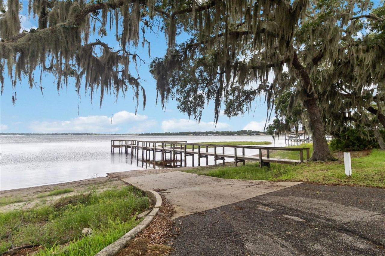 10105 Spring Lake Drive , Clermont, FL 34711 Photo