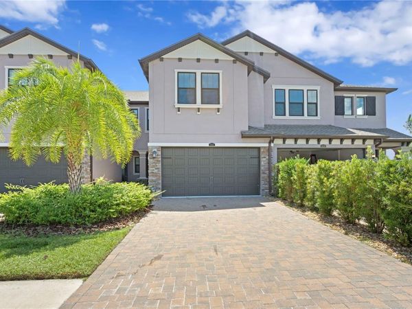 4880 ISOLA COURT , WESLEY CHAPEL, FL 33543