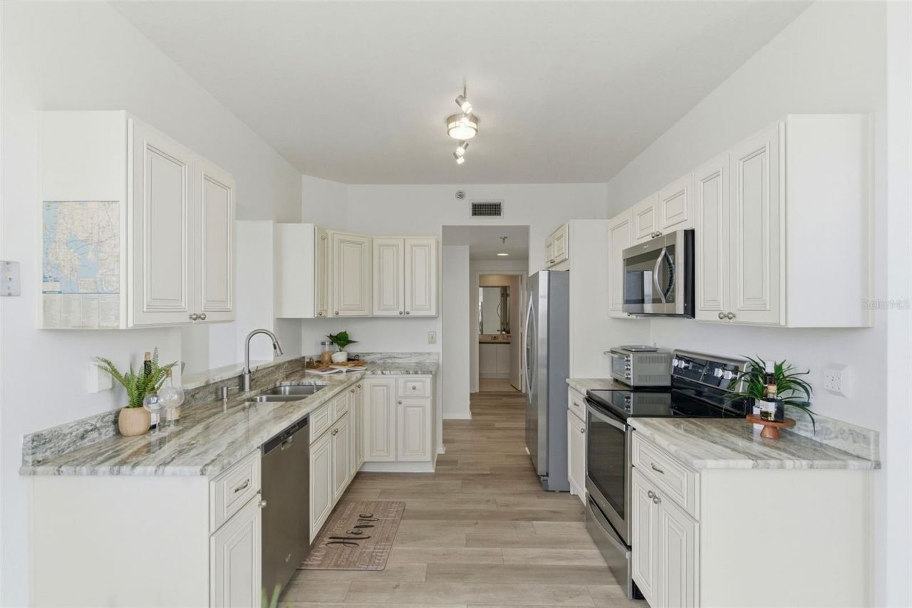 7932 Sailboat Key Boulevard S, Unit 701, South Pasadena, FL 33707 Photo