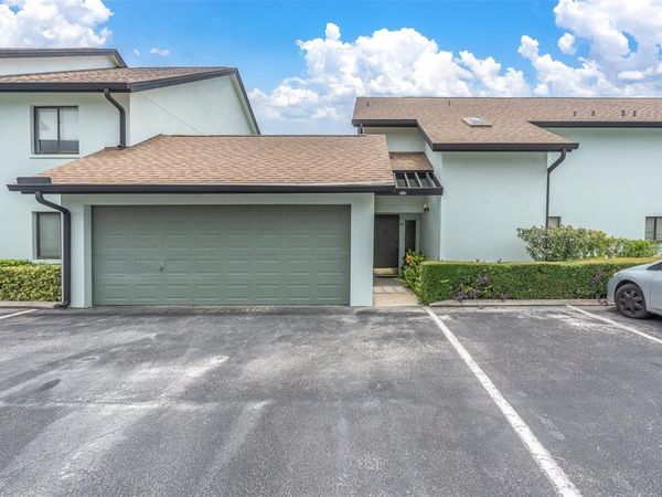 9809 LOMBARD COURT , Unit 109, TAMPA, FL 33618