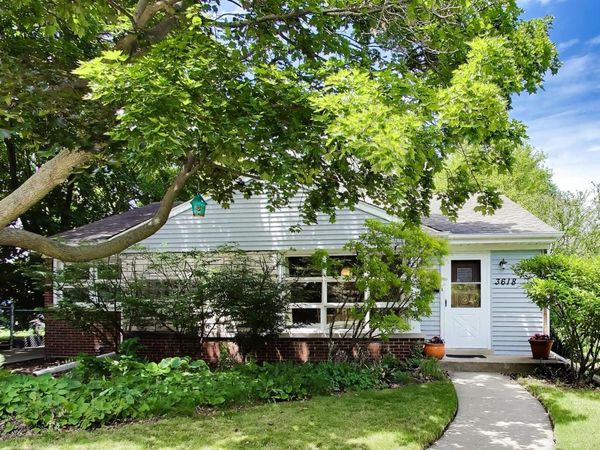 3618 Church Street , Evanston, IL 60203