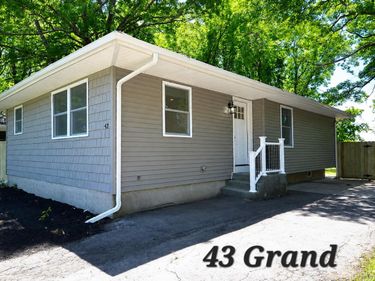 43 Grand Avenue, Shirley, NY 11967