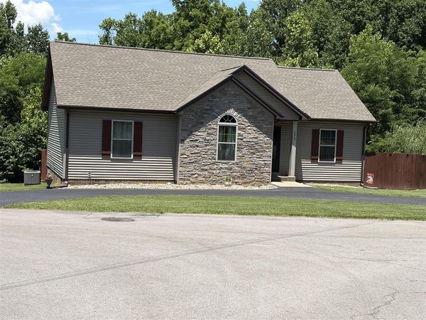 175 Jackson Avenue , Scottsville, KY 42164