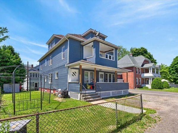 30-32 Sydney Ave, Holyoke, MA 01040