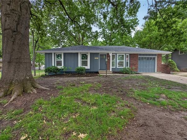 302 Corder Street, Lee's Summit, MO 64063