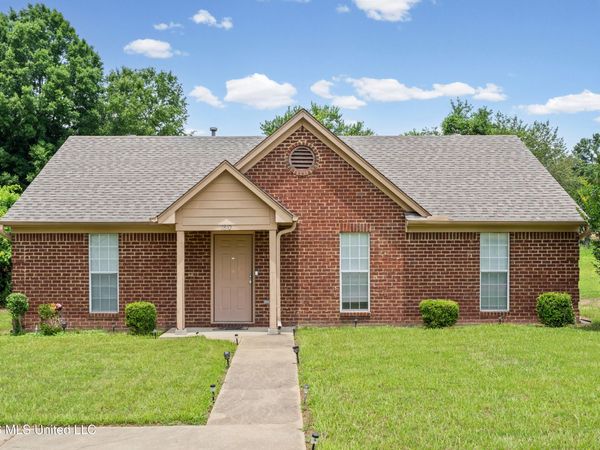 1810 Dorchester Drive, Southaven, MS 38671
