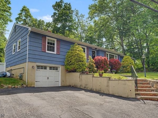 8 Seneca Ave, Rockaway, NJ 07866