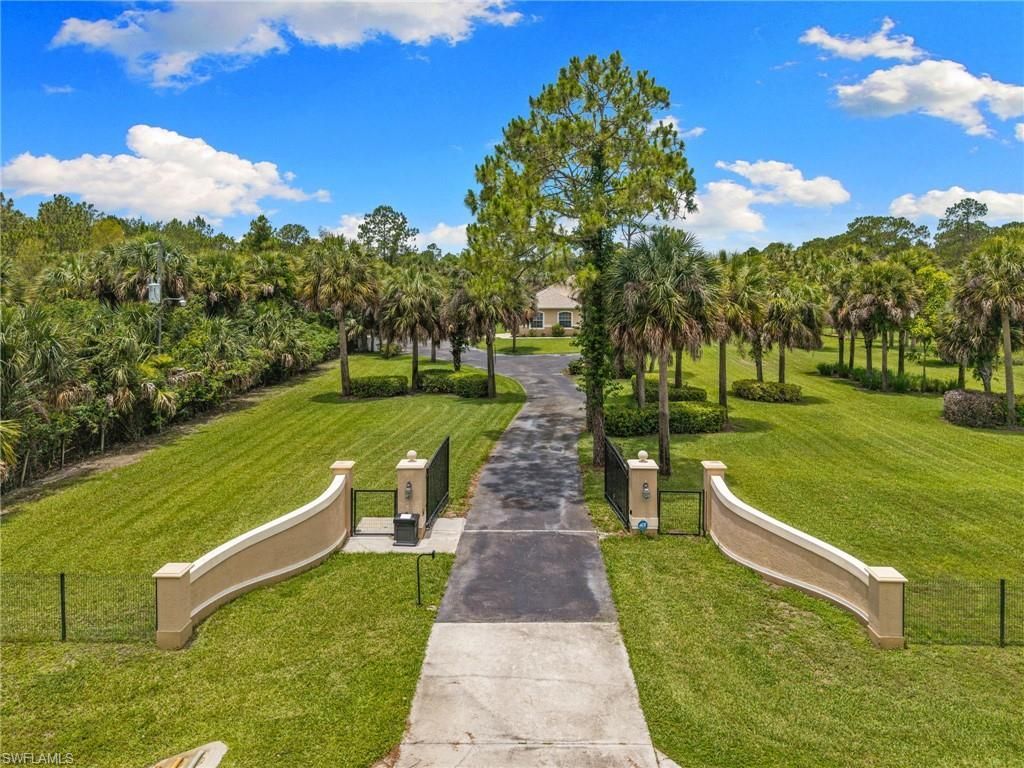 385 13th St Sw, Naples, FL 34117 Photo