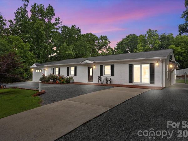 342 West Avenue , Troutman, NC 28166