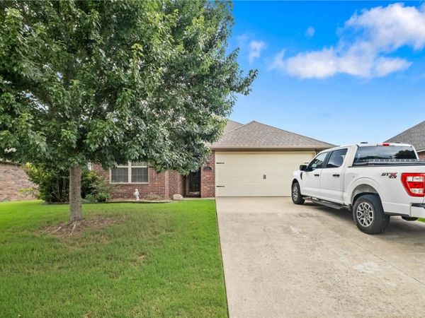 3060 Hook Lane, Farmington, AR 72730