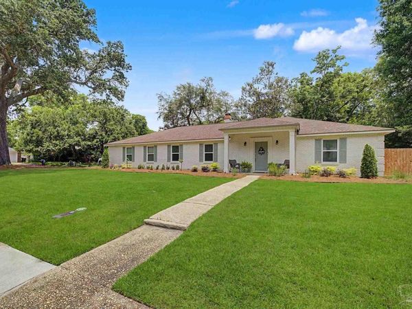 4616 Baywoods Dr, Pensacola, FL 32504