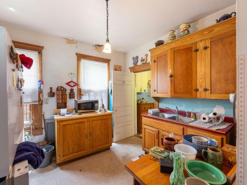 655 W Main Street , Newark, OH 43055 Photo 8