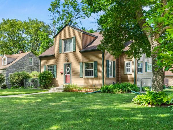 2905 S 95th St, West Allis, WI 53227