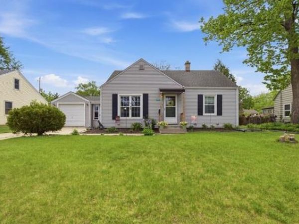W164N8451 Hiawatha Ave, Menomonee Falls, WI 53051