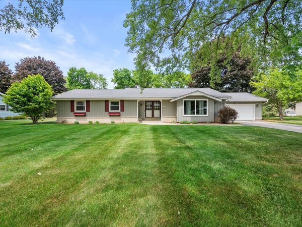 17780 Continental Dr, Brookfield, WI 53045