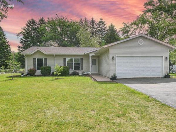 8715 378th Ave, Randall, WI 53105