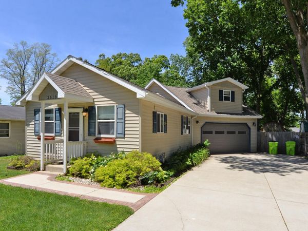 2513 Mason St, Delavan, WI 53115