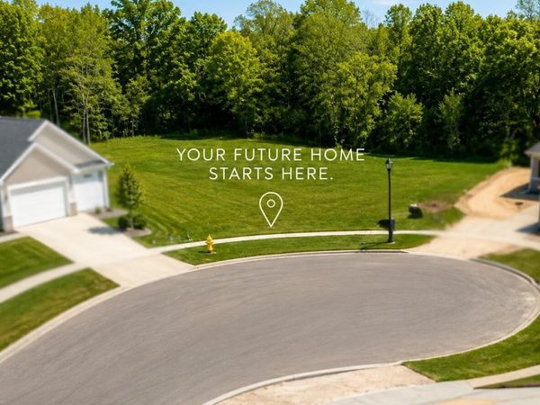 1920 Arbor Vista Pl, West Bend, WI 53095