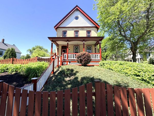 1849 N 1st St, Milwaukee, WI 53212