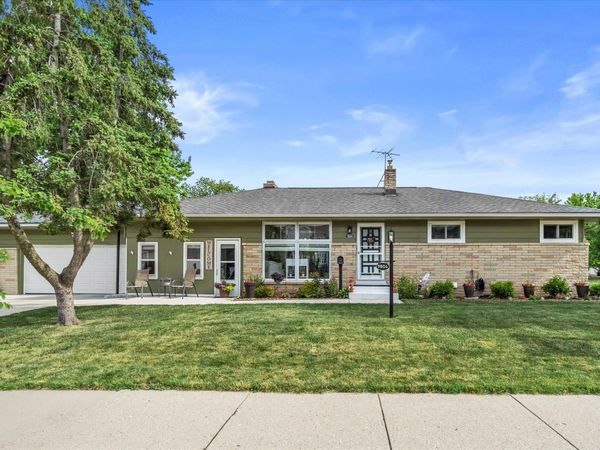 9804 W Dakota St, West Allis, WI 53227